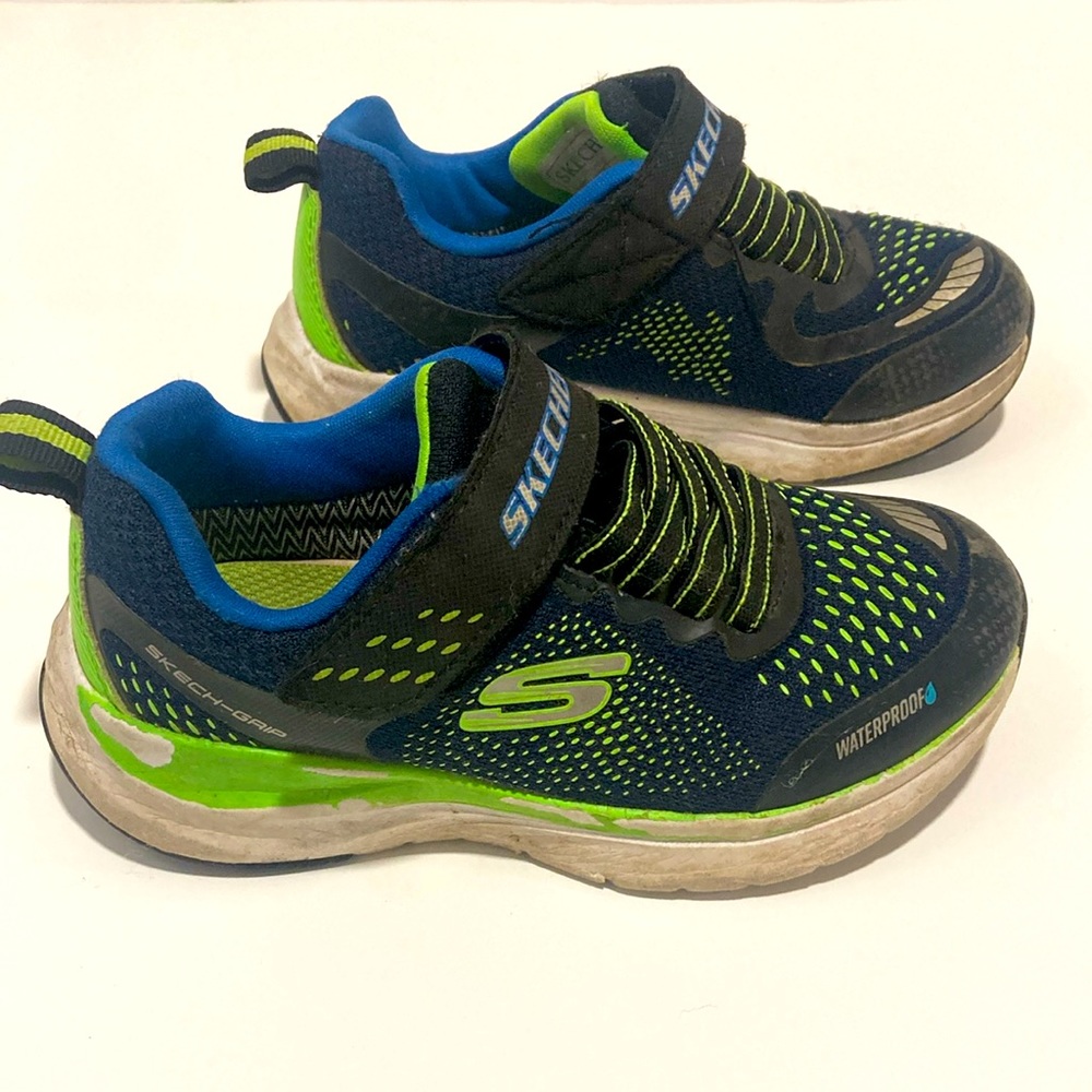 Sketchers toddler boy sneakers size 10.5, blue green